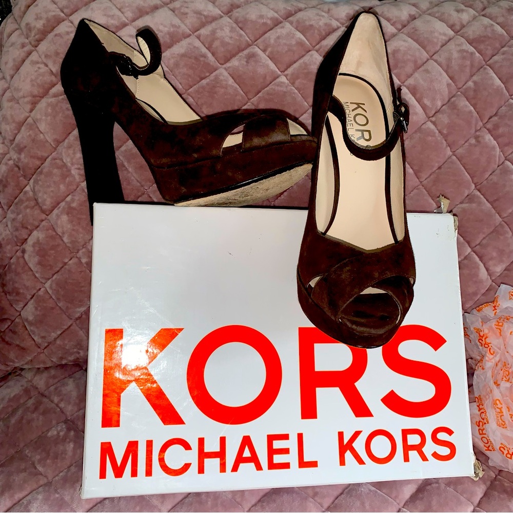 Michael Kors - PADOVA HEELS in Coffee Color Suede